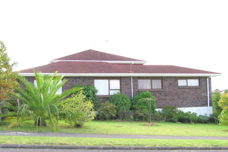 Photo of property in 34b Mark Edward Drive, Half Moon Bay, Auckland, 2012