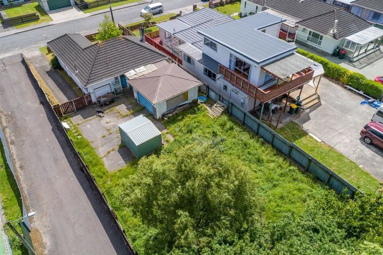 Photo of property in 20 Hinau Grove, Wainuiomata, Lower Hutt, 5014
