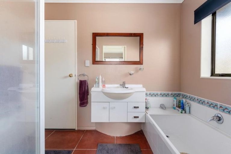 Photo of property in 6 Astor Place, Welcome Bay, Tauranga, 3112