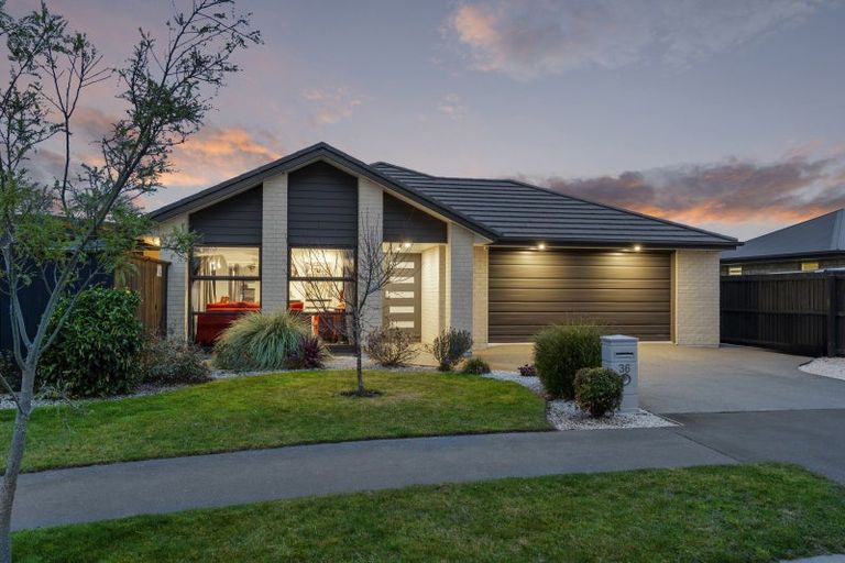 Photo of property in 36 Luxembourg Crescent, Halswell, Christchurch, 8025