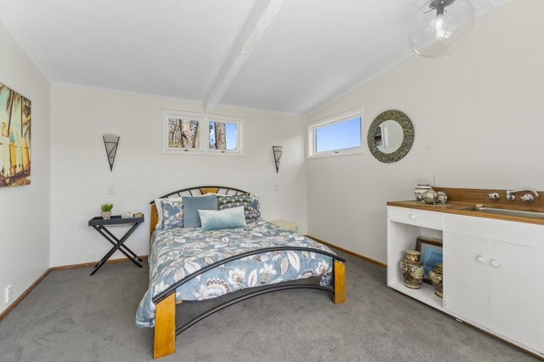Photo of property in 50 Winara Avenue, Waikanae, 5036