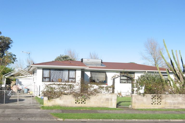 Photo of property in 11 Romney Place, Manurewa, Auckland, 2102
