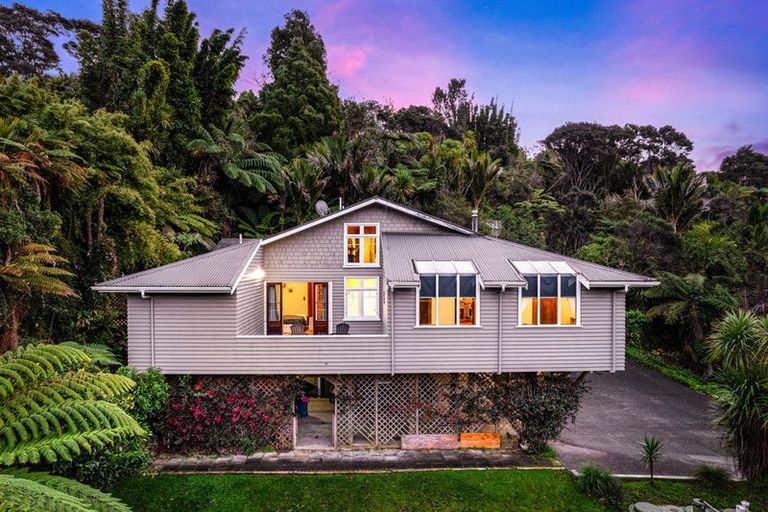 Photo of property in 47 Rimu Road, Oratia, Auckland, 0604