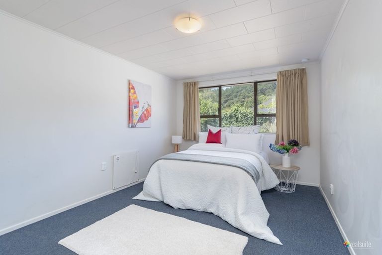 Photo of property in 2/48 Cruickshank Road, Clouston Park, Upper Hutt, 5018