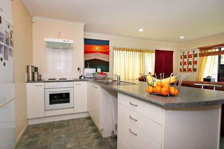 Photo of property in 44 Senator Drive, Manurewa, Auckland, 2105