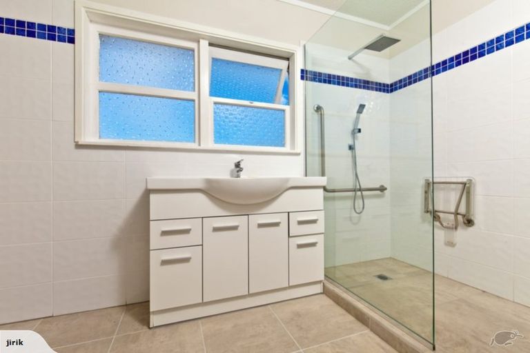 Photo of property in 2/38 Glenvar Road, Torbay, Auckland, 0630