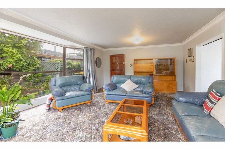 Photo of property in 2/37 Karnak Crescent, Russley, Christchurch, 8042