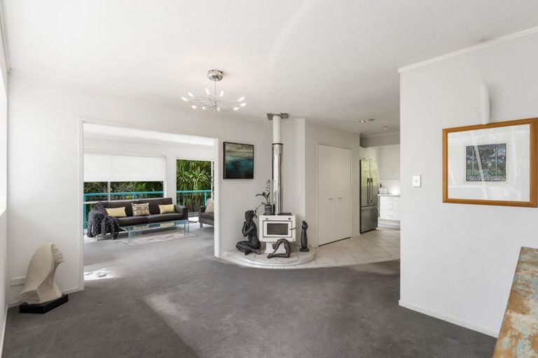 Photo of property in 125 Braemar Road, Castor Bay, Auckland, 0620