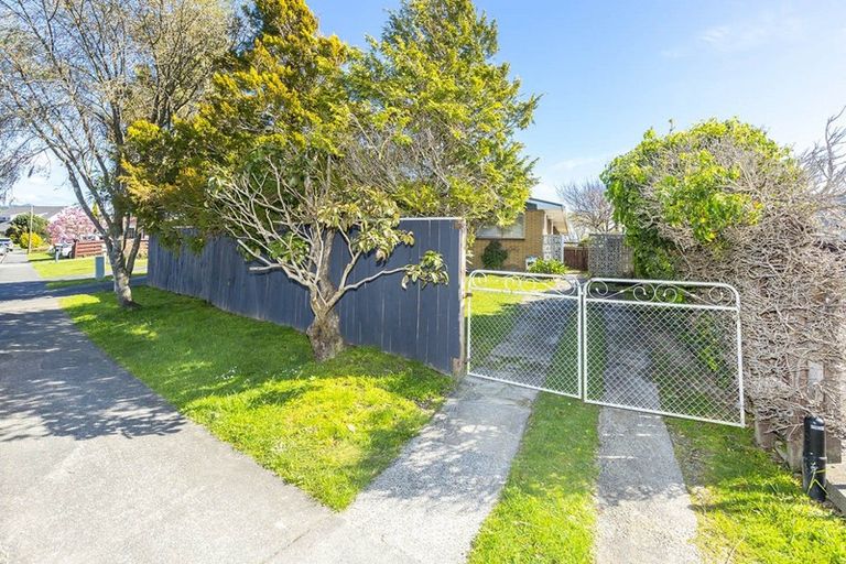 Photo of property in 1/21 Roband Crescent, Brown Owl, Upper Hutt, 5018