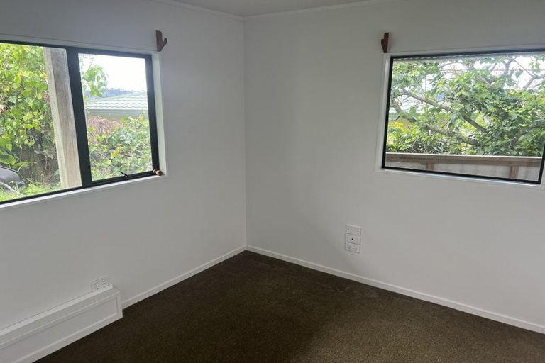 Photo of property in 23 Bluebird Crescent, Unsworth Heights, Auckland, 0632