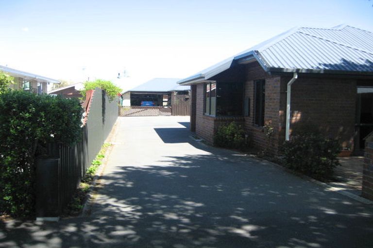 Photo of property in 11 Barnes Road, Redwood, Christchurch, 8051