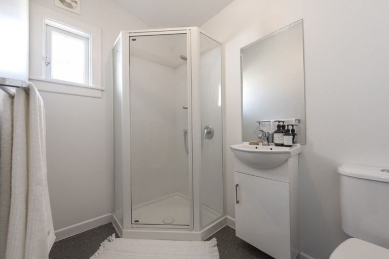 Photo of property in 296 Karori Road, Karori, Wellington, 6012