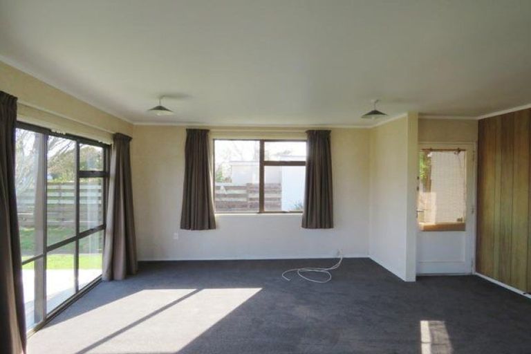 Photo of property in 12 Te Whena Place, Waitara, 4320