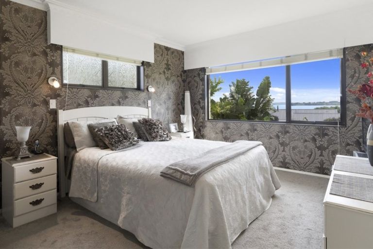 Photo of property in 2 Ruamoana Place, Omokoroa, 3114