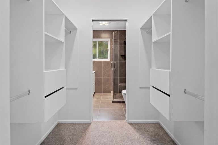 Photo of property in 18 Archers Road, Glenfield, Auckland, 0629