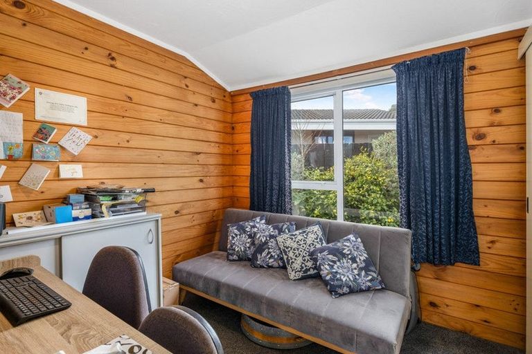 Photo of property in 35 Guadeloupe Crescent, Grenada Village, Wellington, 6037