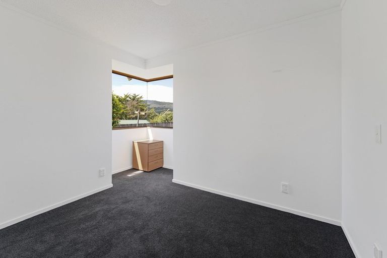 Photo of property in 5 Chilton Drive, Paraparaumu, 5032