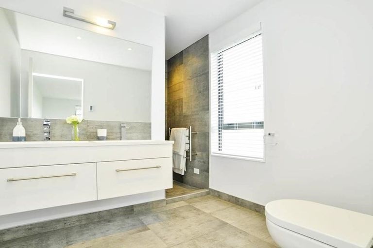 Photo of property in 15 Carder Court, Hobsonville, Auckland, 0618