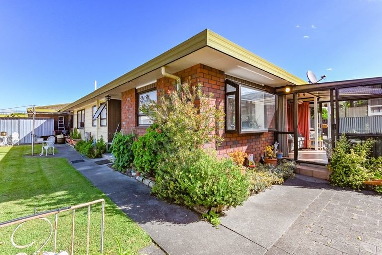 Photo of property in 2/14 Palmer Place, Parkvale, Hastings, 4122