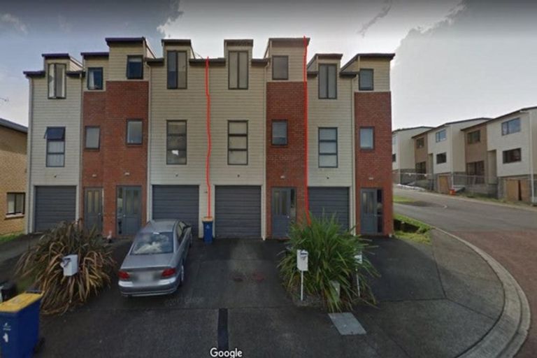 Photo of property in 3 Barnea Circle, Glen Eden, Auckland, 0602