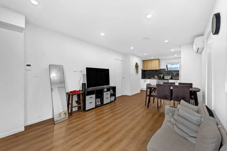 Photo of property in 10d Benton Place, Manurewa, Auckland, 2102