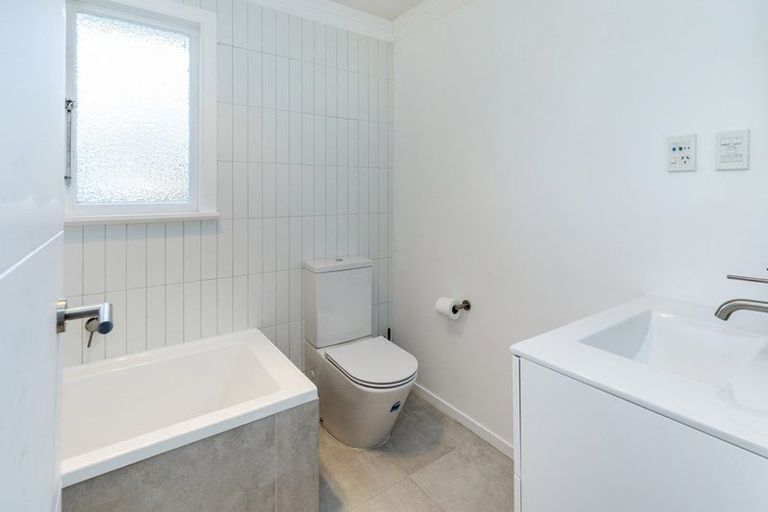 Photo of property in 159 Langdons Road, Northcote, Christchurch, 8052