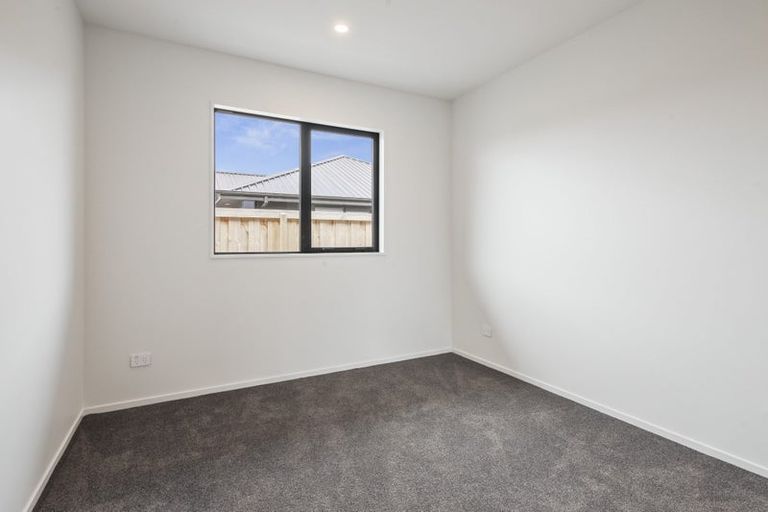 Photo of property in 16 Herridge Street, Woodend, 7691