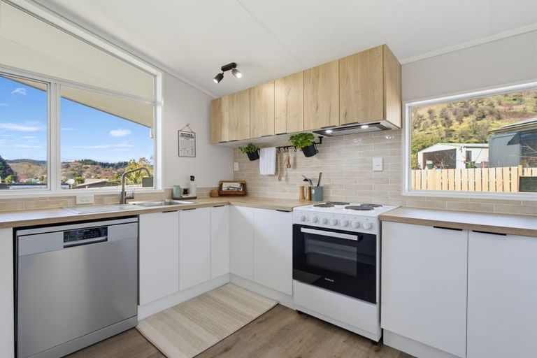 Photo of property in 11 Hahuru Road, Kawerau, 3127