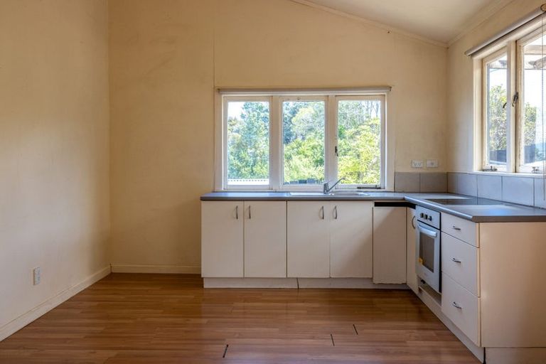 Photo of property in 8 Wellington Road, Surfdale, Waiheke Island, 1081