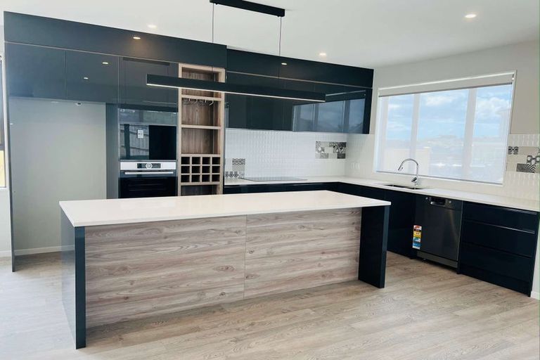 Photo of property in 17 Surf View Crescent, Red Beach, 0932