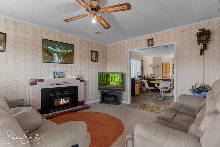 Photo of property in 30 Bickerstaffe Road, Maungaturoto, 0520