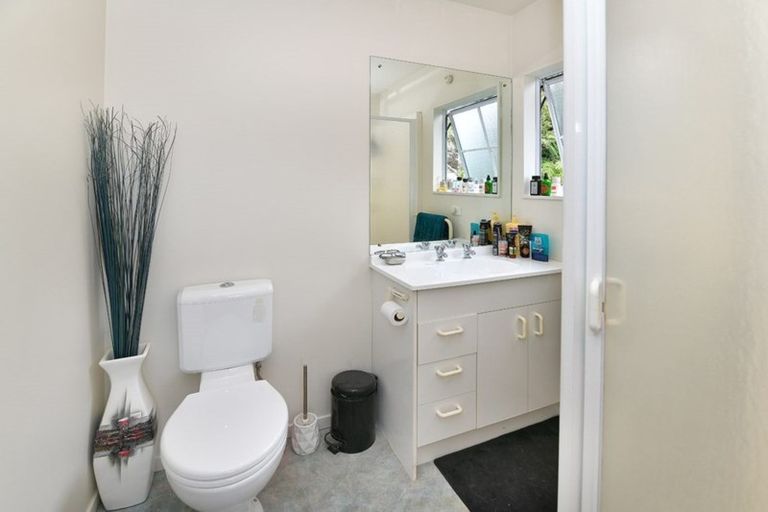 Photo of property in 20c Poplar Road, Stanmore Bay, Whangaparaoa, 0932