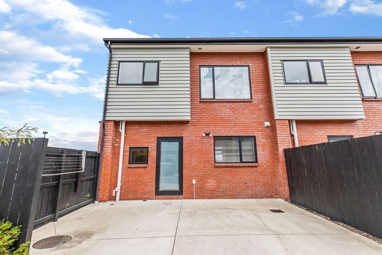 Photo of property in 2 Fermi Lane, Papakura, 2110