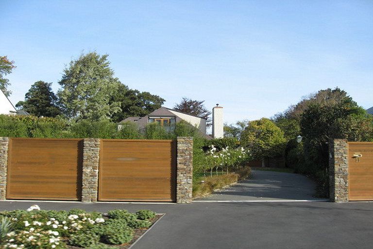 Photo of property in 11 Hamilton Avenue, Ilam, Christchurch, 8041