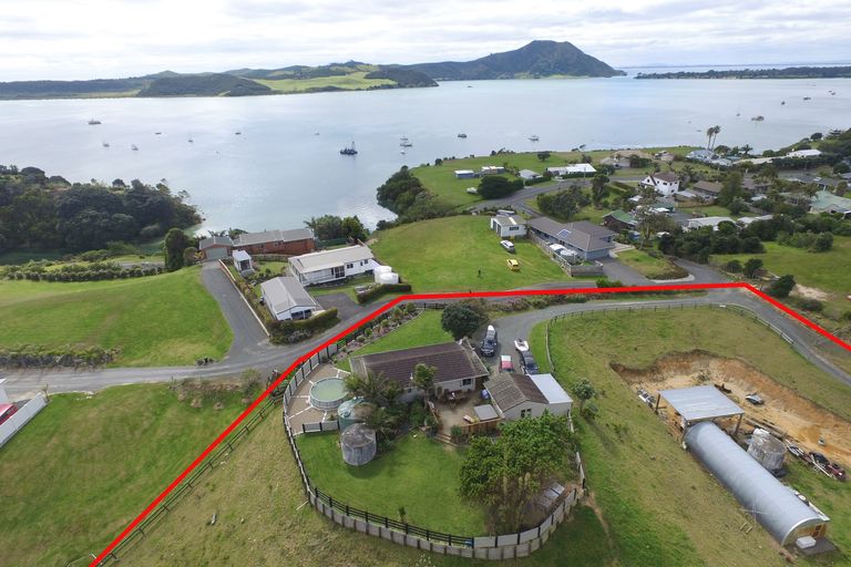 Photo of property in 2 Harrys Lane, Pukenui, 0484