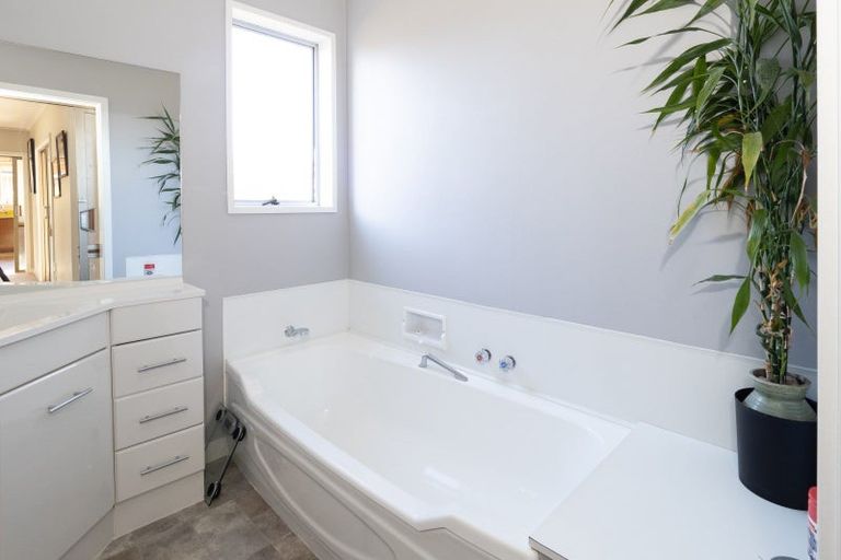 Photo of property in 21 Davidson Street, Allenton, Ashburton, 7700