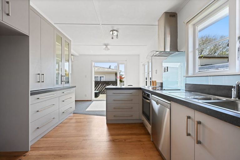 Photo of property in 16 Vardon Road, St Andrews, Hamilton, 3200