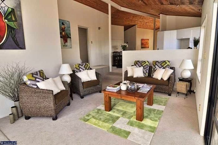 Photo of property in 2 Shirley Road, Parau, Auckland, 0604