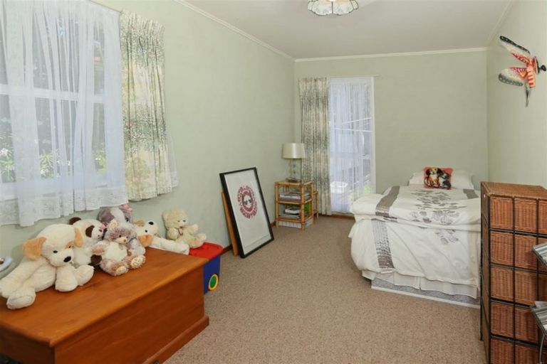 Photo of property in 4 Eyre Street, Henderson, Auckland, 0612