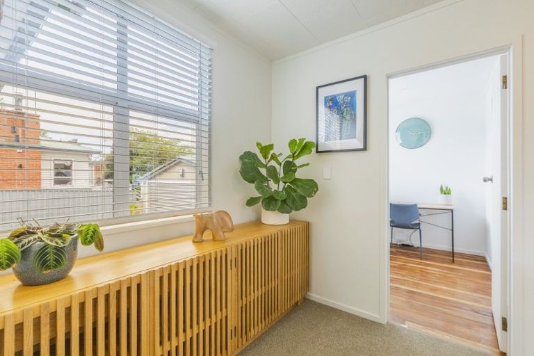 Photo of property in 8 Goodger Street, Waipukurau, 4200