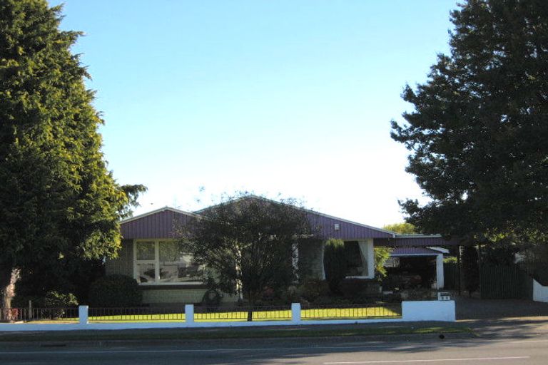 Photo of property in 383 Main North Road, Redwood, Christchurch, 8051