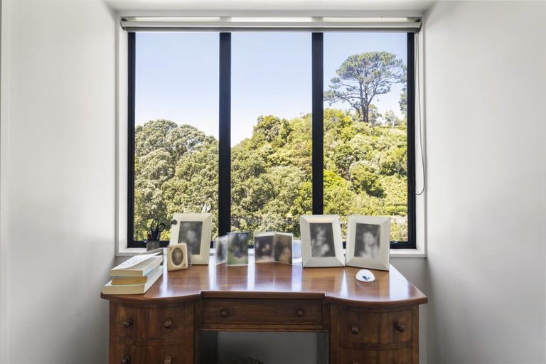 Photo of property in 18 Patanga Crescent, Thorndon, Wellington, 6011