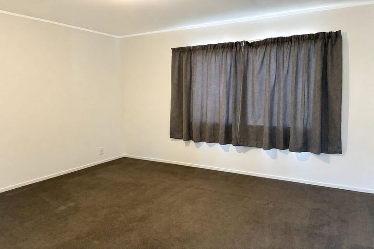 Photo of property in 56 Sutton Crescent, Papakura, 2110