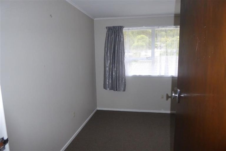 Photo of property in 87a Pinehaven Road, Pinehaven, Upper Hutt, 5019
