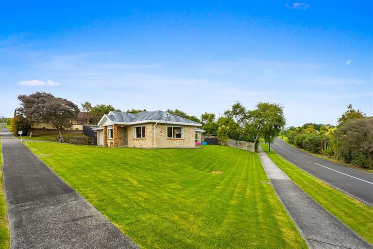 Photo of property in 1 Fleetwood Drive, Henderson, Auckland, 0612