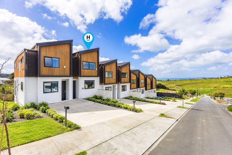 Photo of property in 11a Rockpool Road, Orewa, 0931