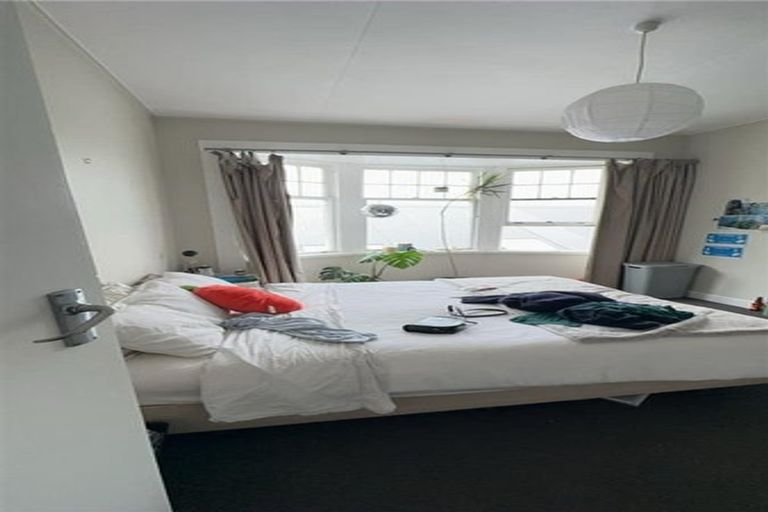 Photo of property in 66 Hawker Street, Mount Victoria, Wellington, 6011