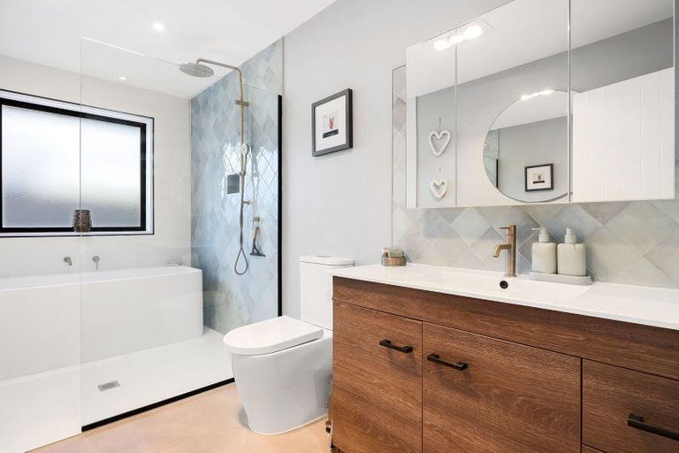 Photo of property in 29 Tara Crescent, Woodend, 7610