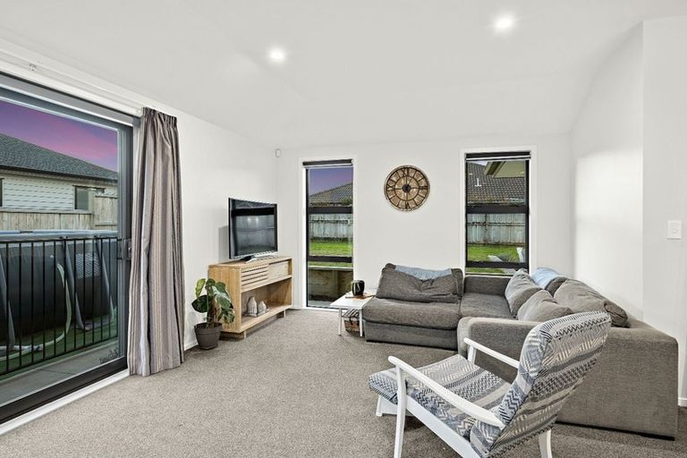 Photo of property in 15 Gemscott Crescent, Huapai, Kumeu, 0810