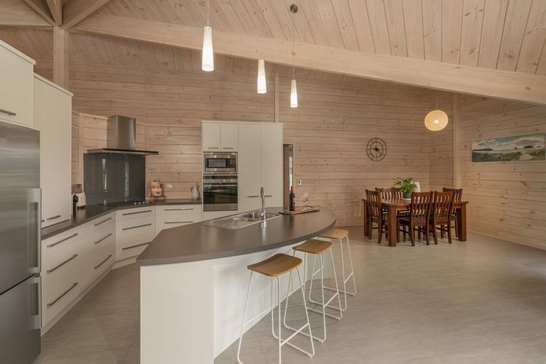 Photo of property in 102 Bond Road, Whangamata, 3620